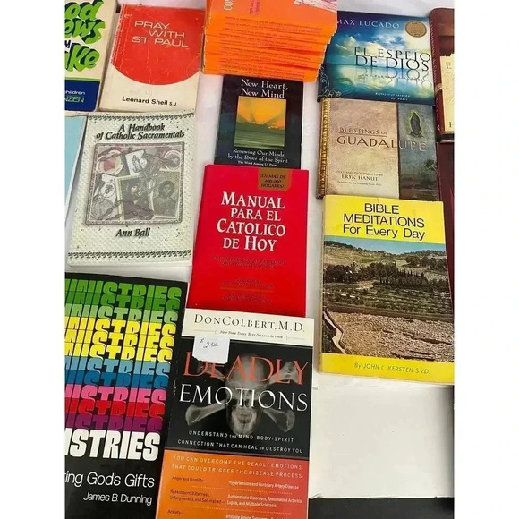 Lot of 30 Spiritual Religious Catholic Books Pamphlet English Spanish Mixed - Picture 7 of 8